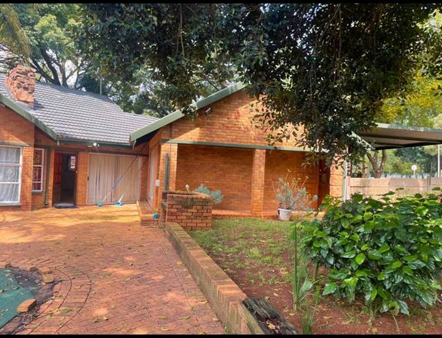 5 BEDROOM HOUSE FOR SALE IN BIRCHLEIGH